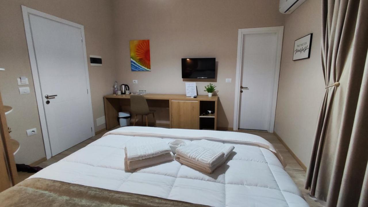 Elvish Garden Boutique B&B Berat Bagian luar foto