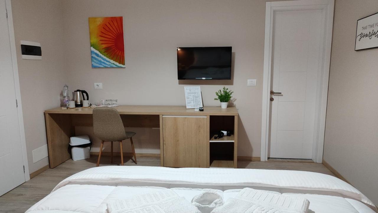 Elvish Garden Boutique B&B Berat Bagian luar foto
