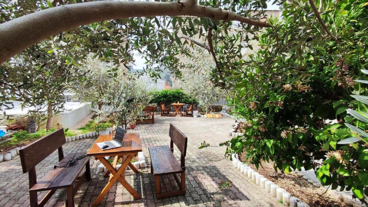 Elvish Garden Boutique B&B Berat Bagian luar foto