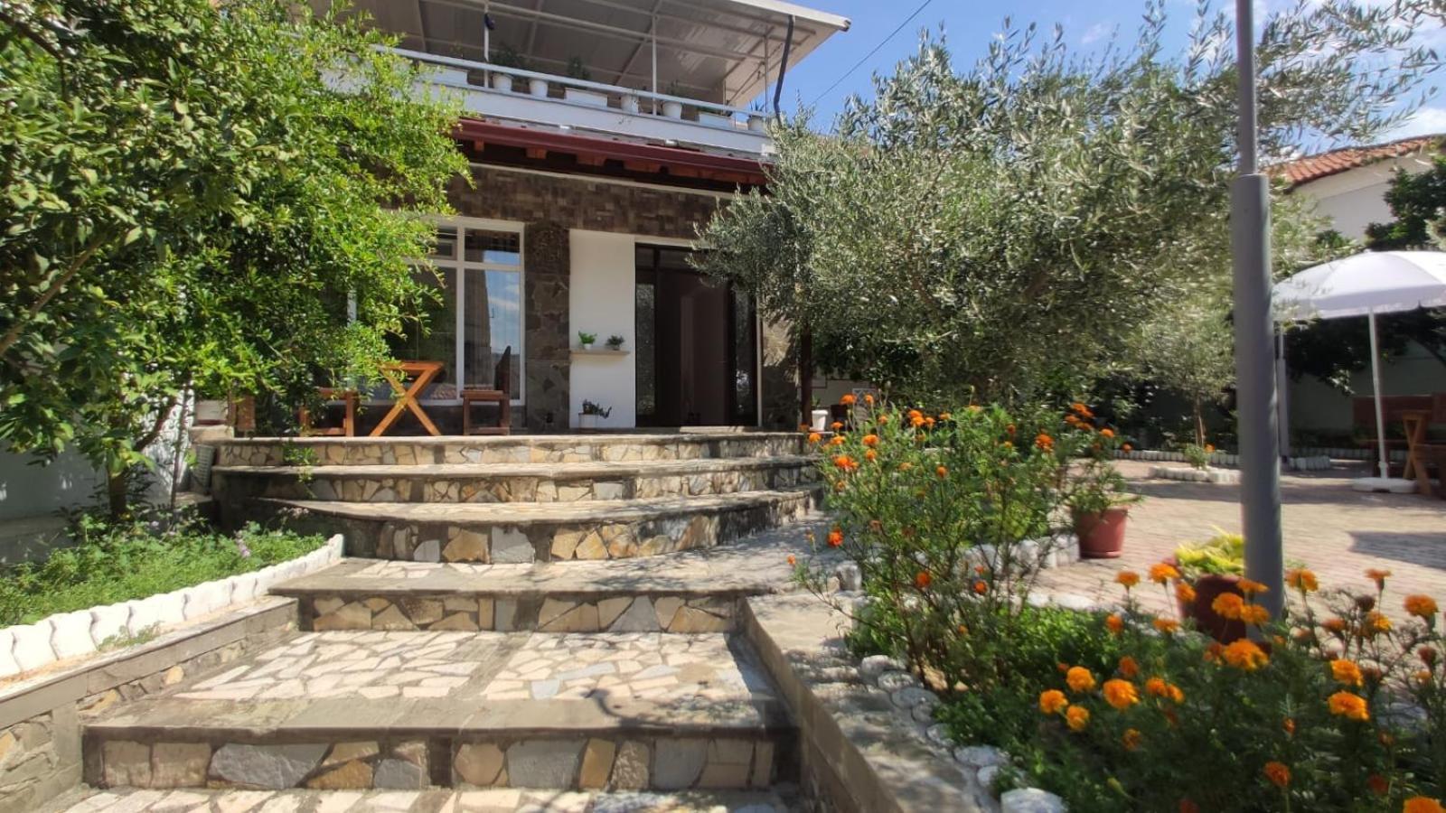 Elvish Garden Boutique B&B Berat Bagian luar foto
