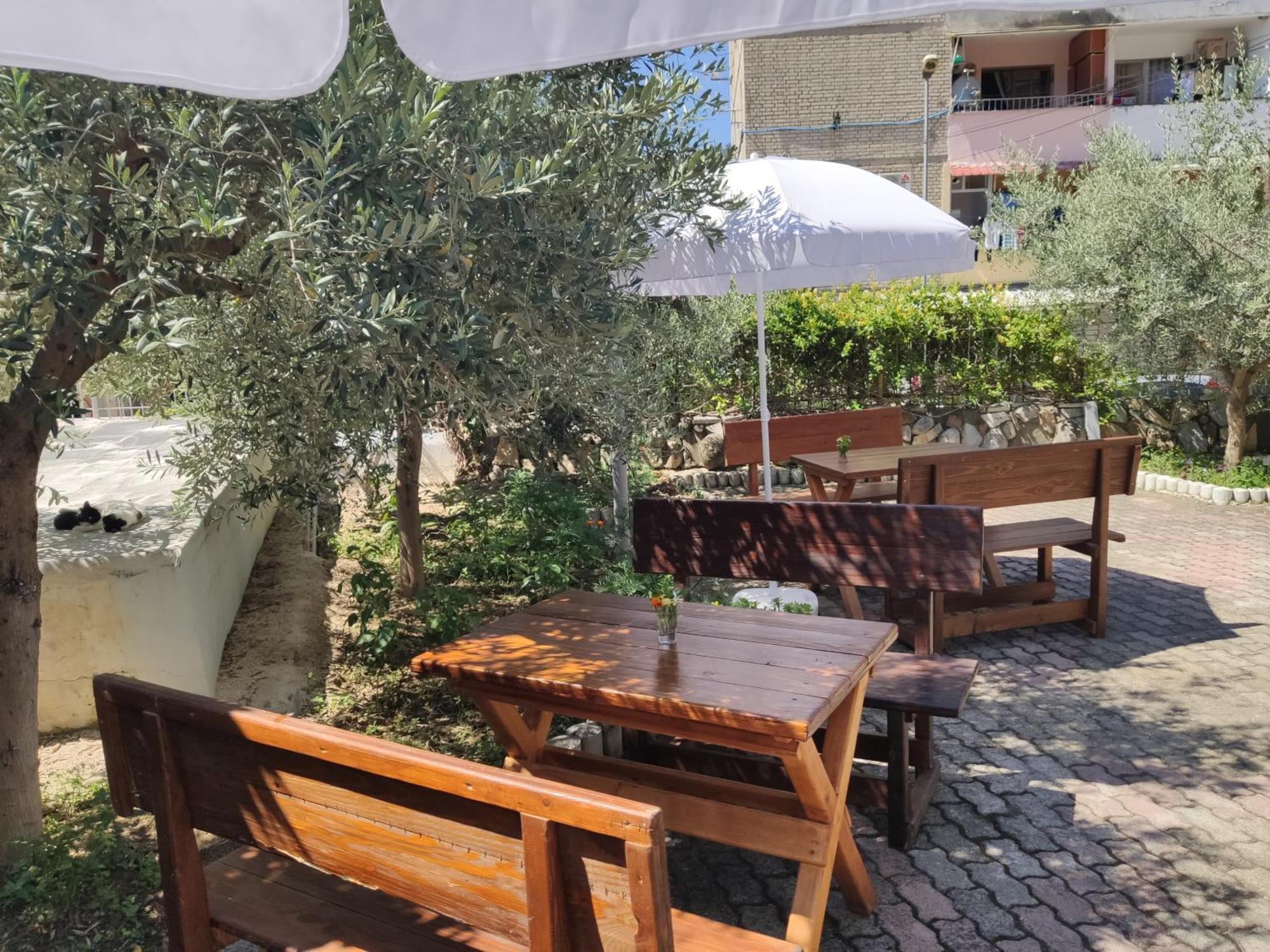 Elvish Garden Boutique B&B Berat Bagian luar foto