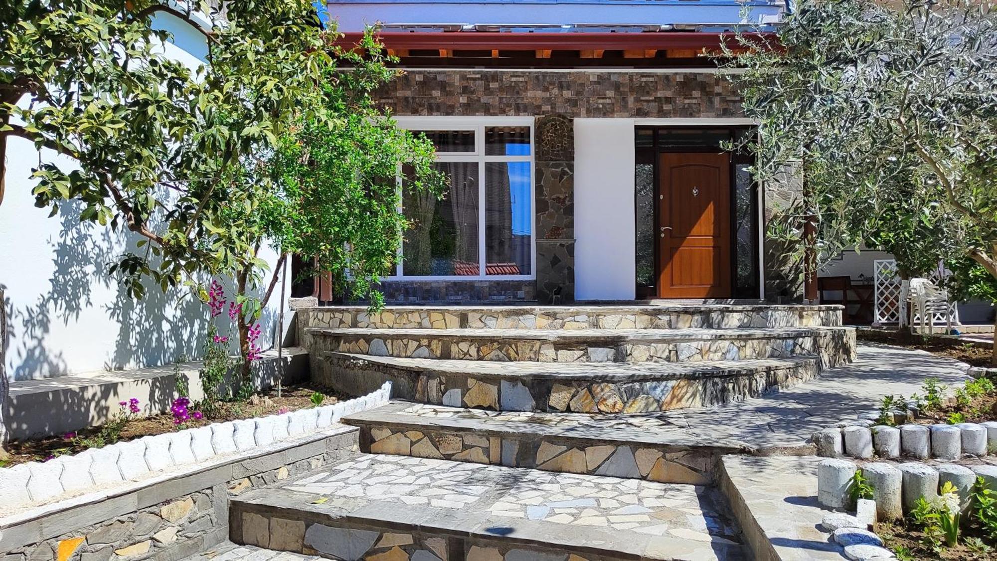 Elvish Garden Boutique B&B Berat Bagian luar foto